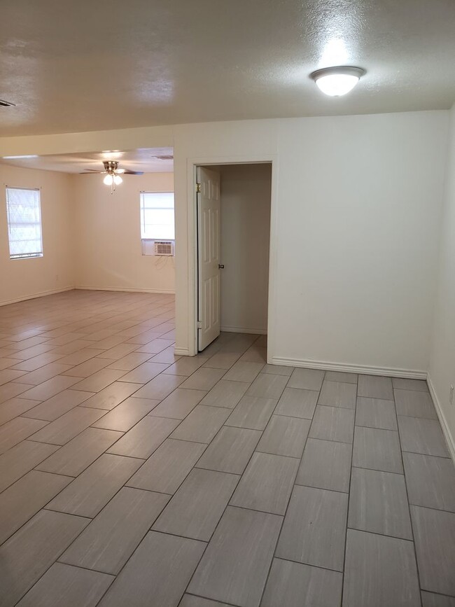 Building Photo - NISD Home