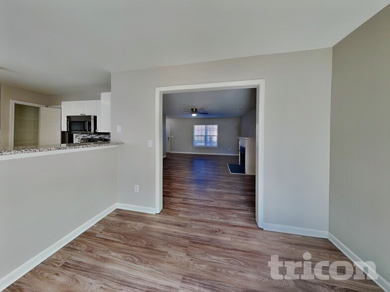 Building Photo - 5745 Henderson Oaks Dr