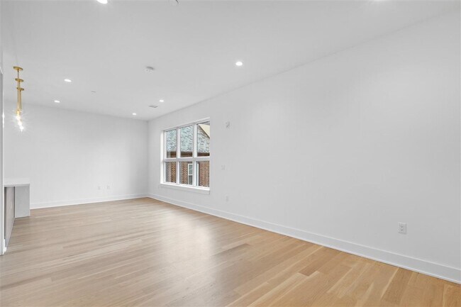 Building Photo - 6025 JFK Blvd E
