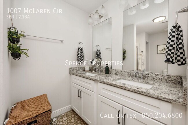 Building Photo - 1007 McLaren Cir