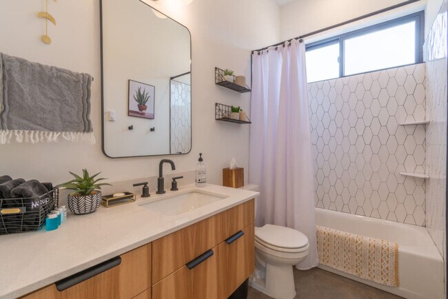 Building Photo - 2387 2500 S