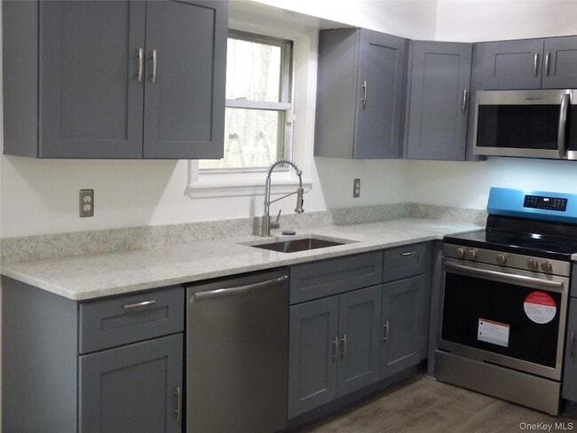 Building Photo - 2944 New York 17k Unit B