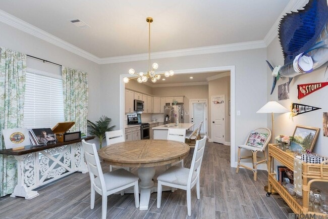 Building Photo - 6211 Lake Edge Dr
