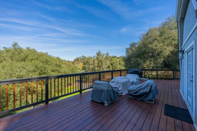 Building Photo - 28205 Meadow Oak Ln