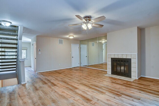 Building Photo - FOR RENT -  AEIRES ON THE BAY!