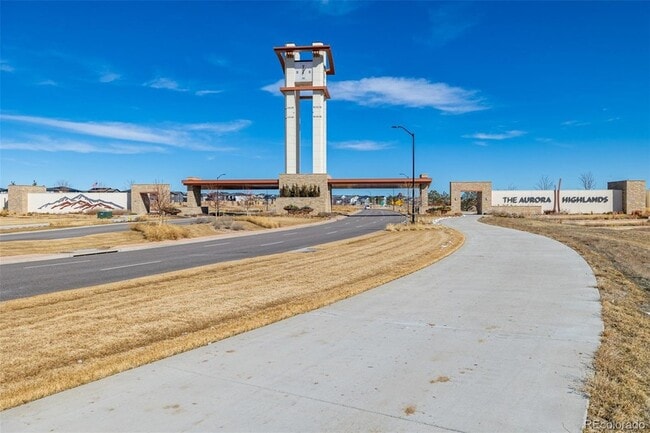 Building Photo - 3827 N Grand Baker Ct