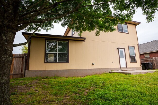 Building Photo - 115 Brazos Ln