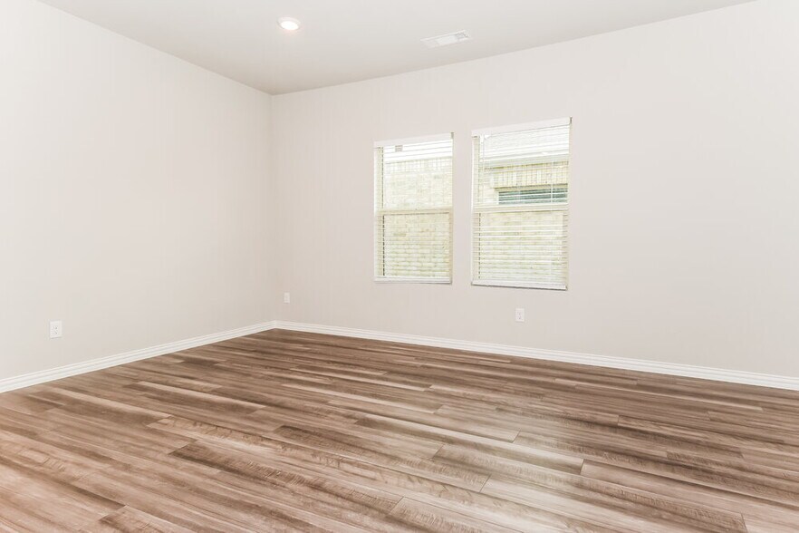 Building Photo - 1304 Cress Gdn Ln