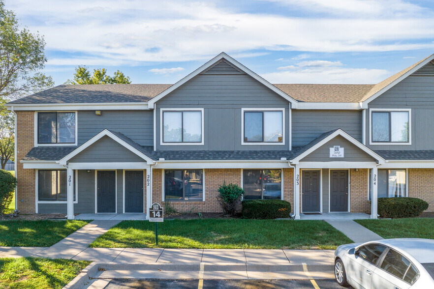 Building Photo - Cross Creek Apartments and Townhomes