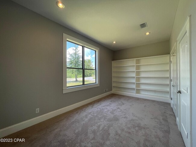 Building Photo - 9137 Eloise Ln