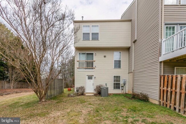 Building Photo - 4014 Fountain Bridge Ct