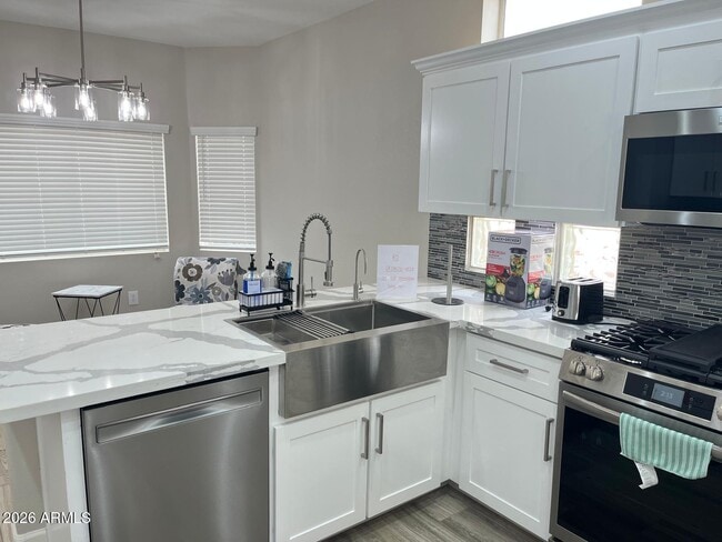 Building Photo - 14608 W Horizon Dr