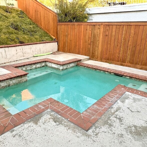 Building Photo - 6951 Lawn Haven Dr