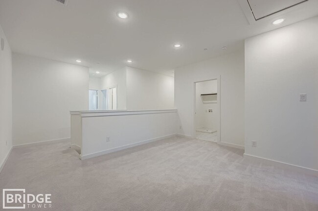 Building Photo - Oakmont Floor Plan