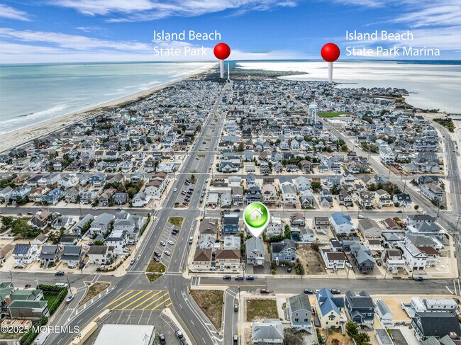 Building Photo - 111 7th Ave