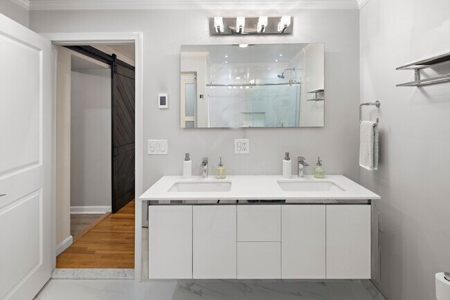 Building Photo - 41 Warren Ave