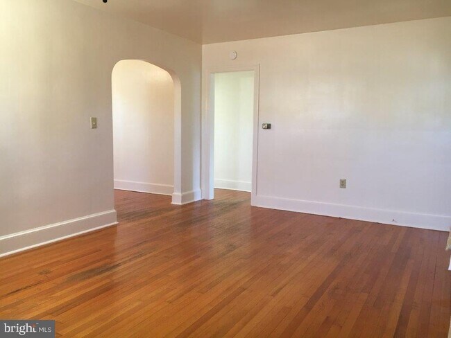 Building Photo - 3089 Winchester Ave