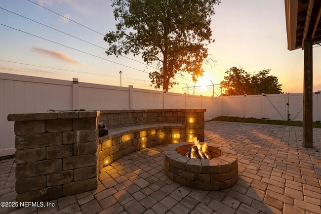 Building Photo - 1002 Wetland Ridge Cir