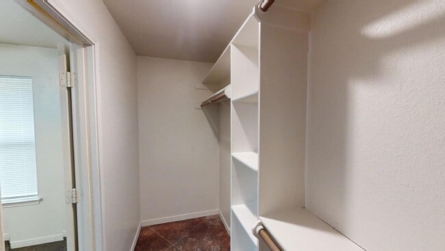 Building Photo - 803 Harley Dr