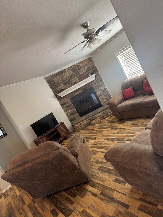 Building Photo - 14141 W Ruidoso Dr