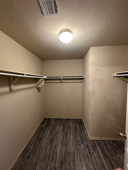 Building Photo - 2813 Sunberry Way