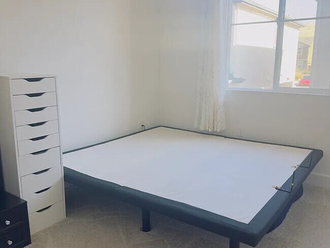 Building Photo - Beautiful Newer Pittsburg Home – 4 Bd, 3 Ba, close to BART Freeway and Shopping!