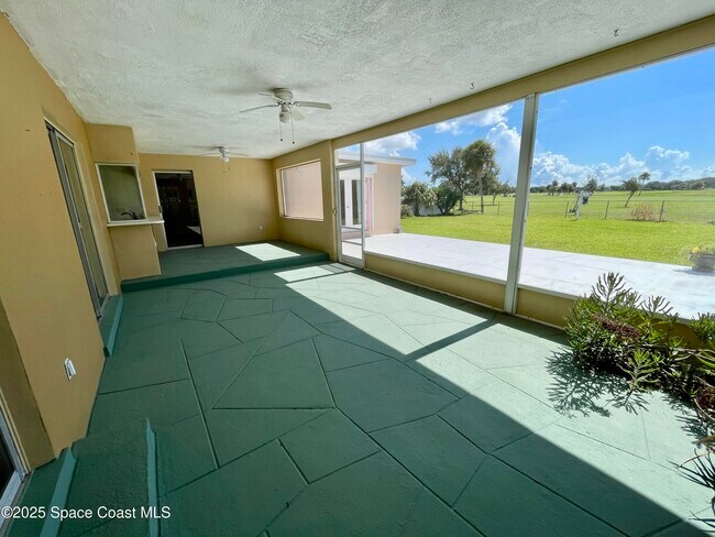 Building Photo - 48 Country Club Rd