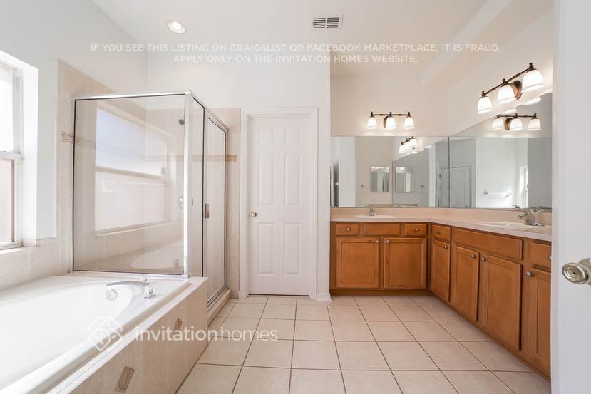 Building Photo - 14020 Eden Isle Blvd