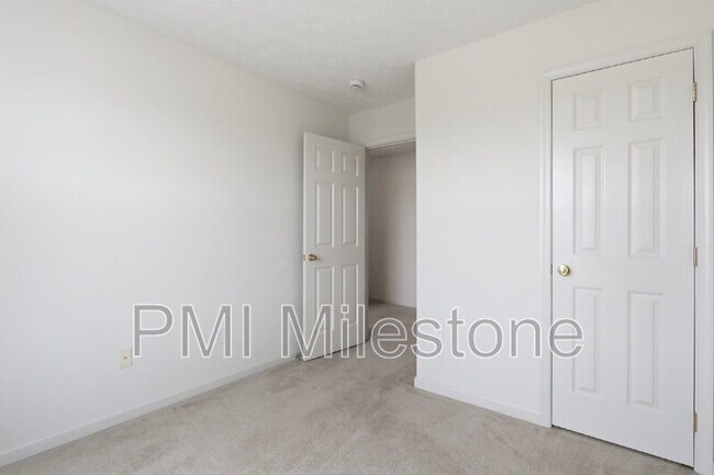 Building Photo - 75 Foal Ln