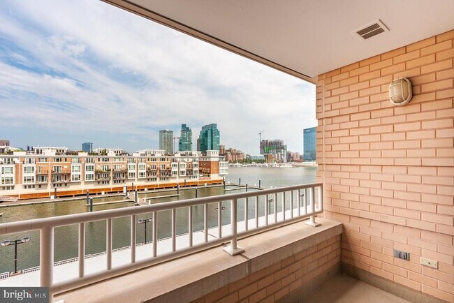 Building Photo - 100 Harborview Dr