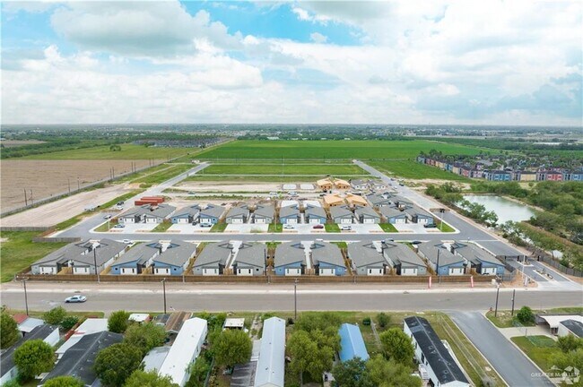 Building Photo - 24 Jenna Ln