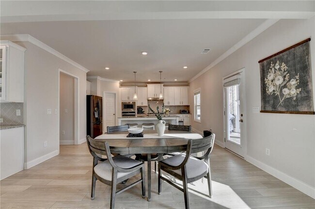 Building Photo - 1561 Branthaven Ln
