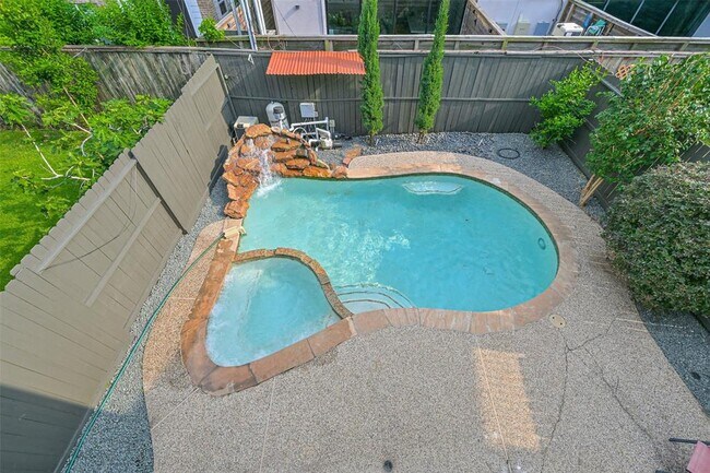 Building Photo - 5453 Fairdale Ln