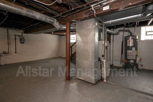 Building Photo - 14210 Athens Ave
