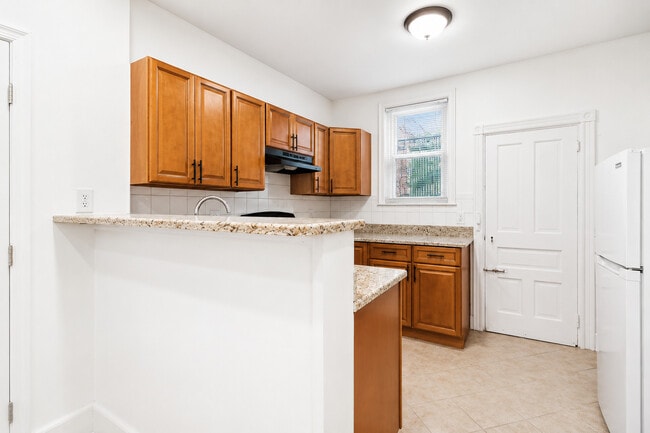 Building Photo - 45 N Lindenwood St