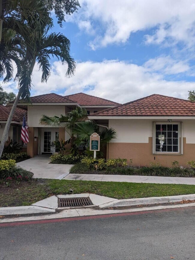 Building Photo - 719 NW 92nd Ave