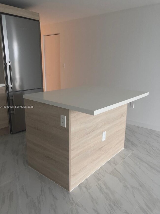 Building Photo - 16385 Biscayne Blvd