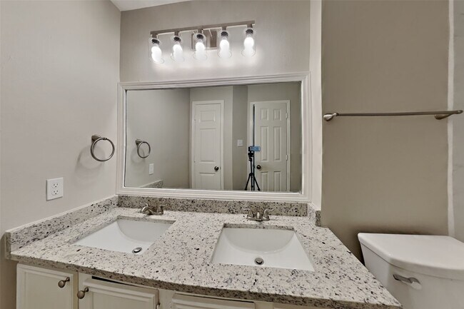 Building Photo - 9658 Therrell Dr