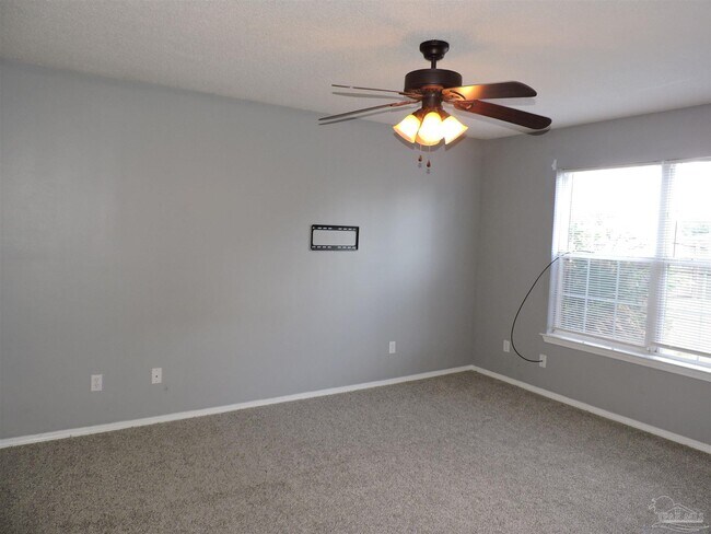 Building Photo - 724 Hanley Downs Dr