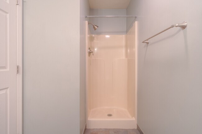 Building Photo - 846 Patrick Henry Dr