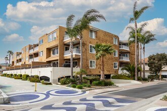 Building Photo - Beach front