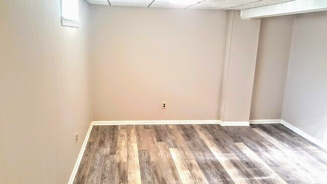 Building Photo - 1862 Beechwood Ave NE