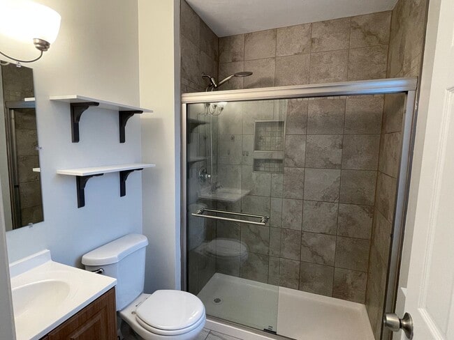 Building Photo - Impeccably Updated 3 BR / 2 BA Ranch