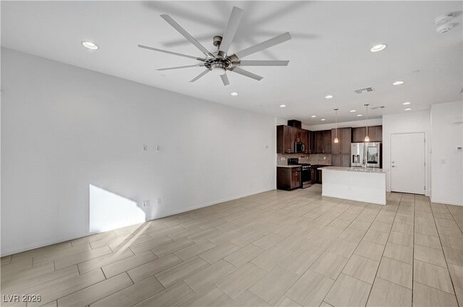 Building Photo - 985 Via Lombardi