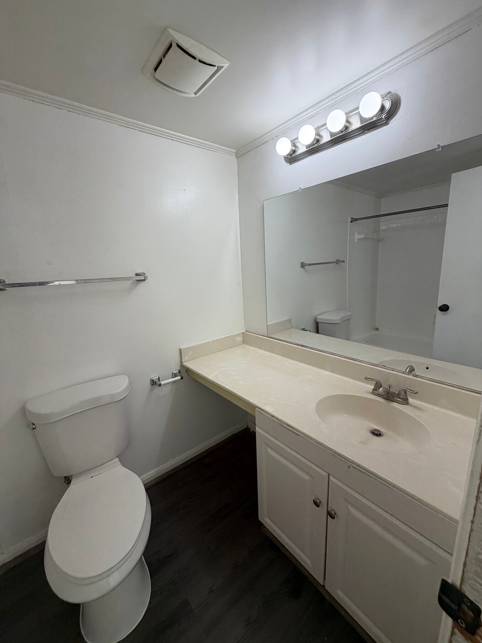 Building Photo - 10401 Beacon Ridge Dr