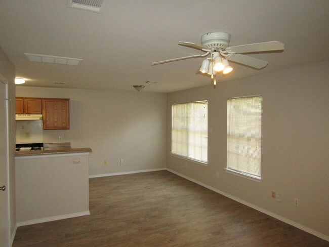 Building Photo - 8508 Apple Carrie Cove