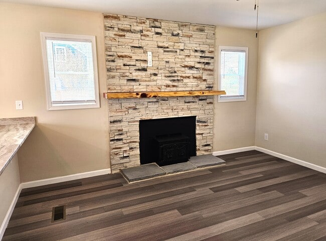 Building Photo - 1840 Cedar Hall Rd