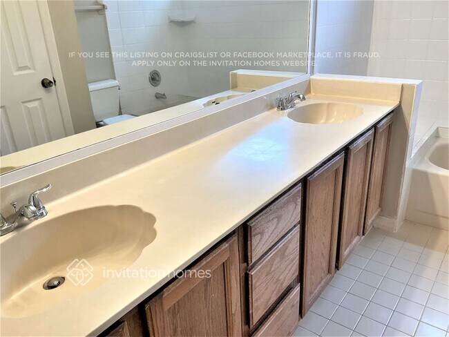 Building Photo - 12263 Lacewood Ln