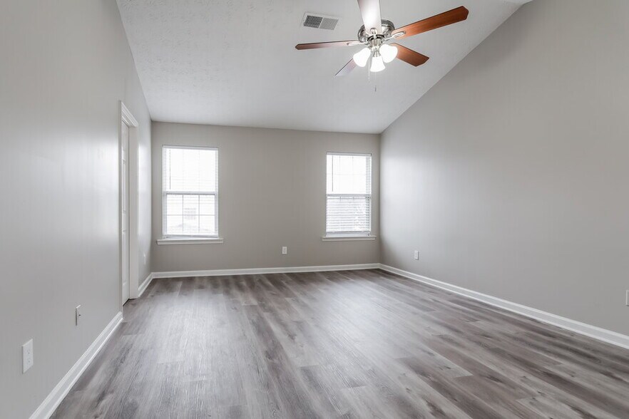 Building Photo - 527 Ives Cir NW