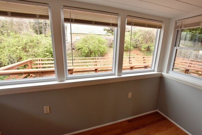 Building Photo - Awesome 4BR, 3BA Close In Bethesda Home With 2 Car Garage!!!